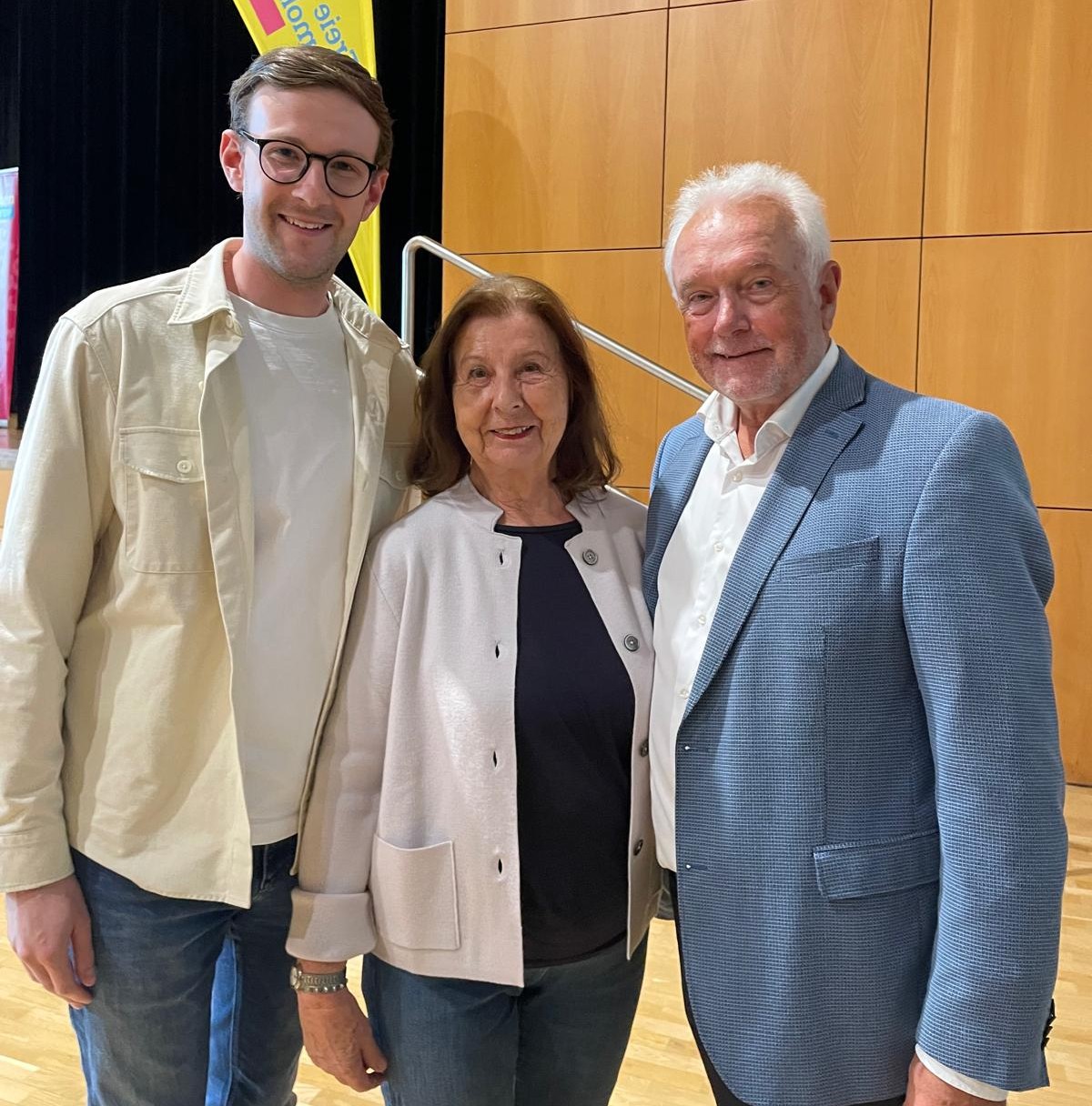 Wolfgang Kubicki mit Renate Frohnhöfer und Damian Gawryszewski
