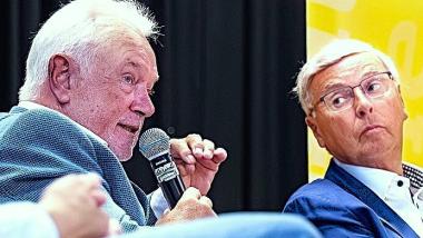 Wolfgang Kubicki und Wolfgang Bosbach diskutieren mit Jungen Liberalen